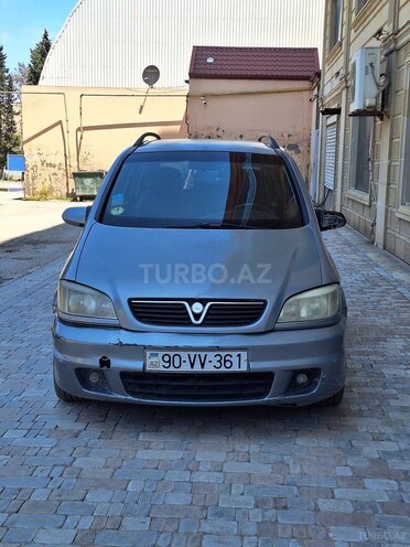 Opel Zafira-10