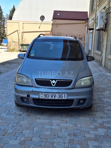 Opel Zafira-1