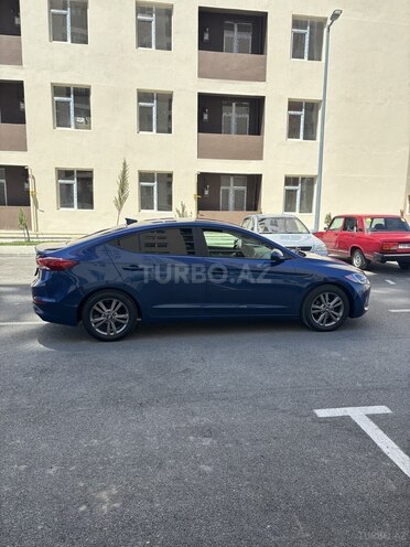 Hyundai Elantra-4