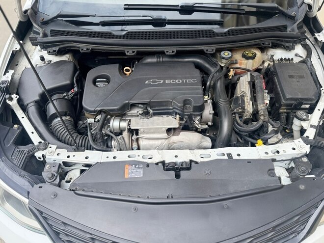 Chevrolet Cruze-12