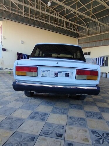LADA (VAZ) 2107-2