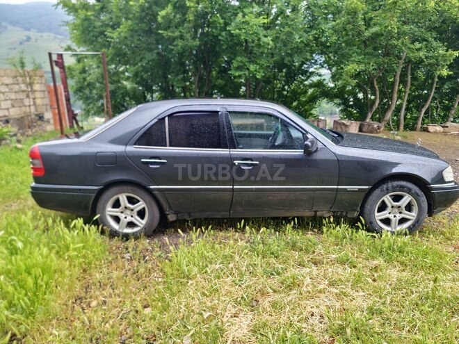 Mercedes C 200-13