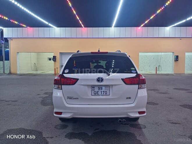Toyota Corolla Fielder-3