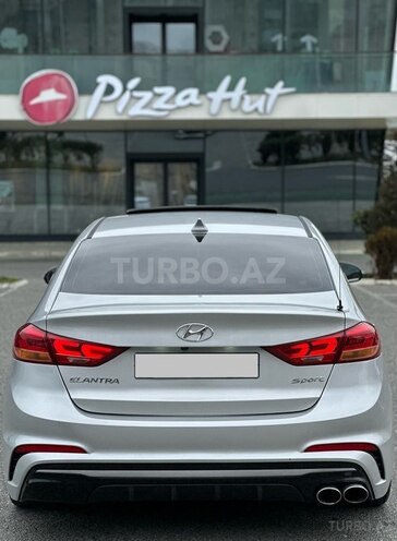 Hyundai Elantra-4