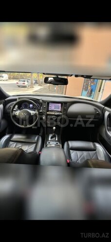 Infiniti QX70S-9