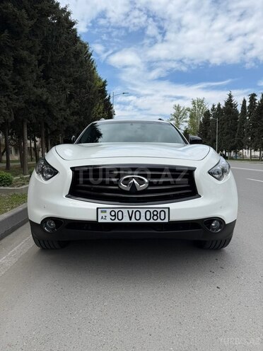 Infiniti QX70S-5