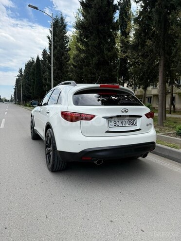 Infiniti QX70S-8