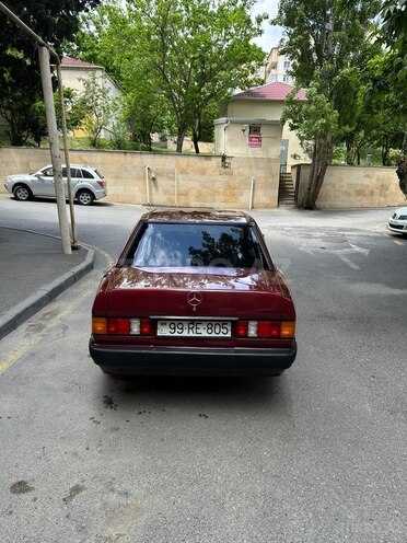 Mercedes 190-9