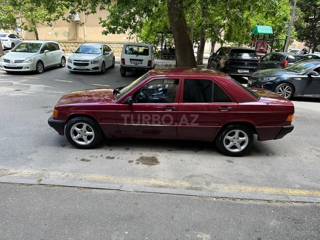 Mercedes 190-5