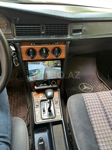 Mercedes 190-10