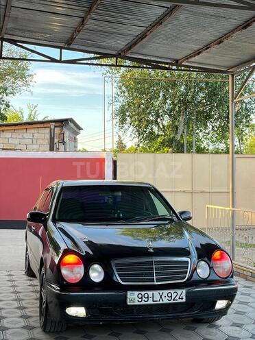 Mercedes E 220-2