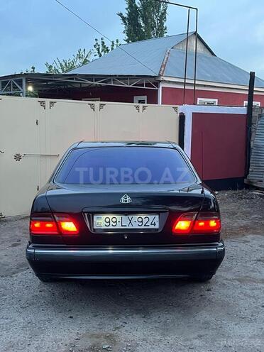 Mercedes E 220-3