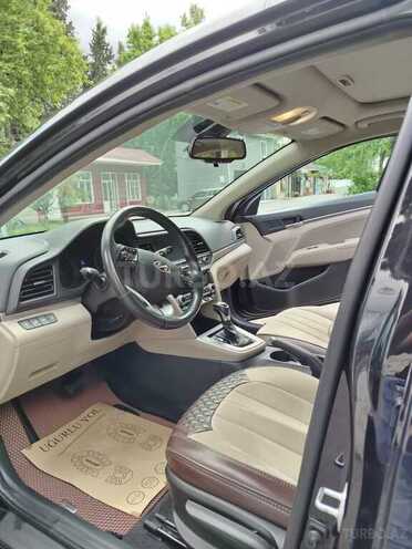 Hyundai Elantra-5