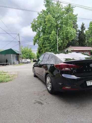 Hyundai Elantra-9