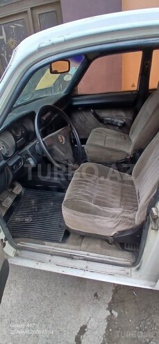 GAZ 24 "Volga"-5