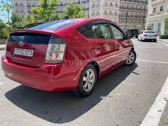 Toyota Prius-12