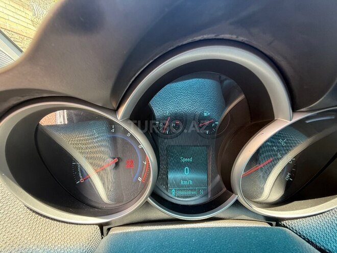 Chevrolet Cruze-10