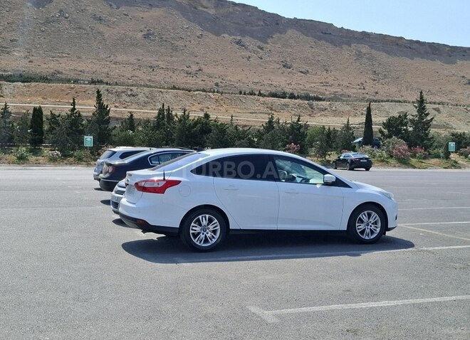 Ford Focus-10