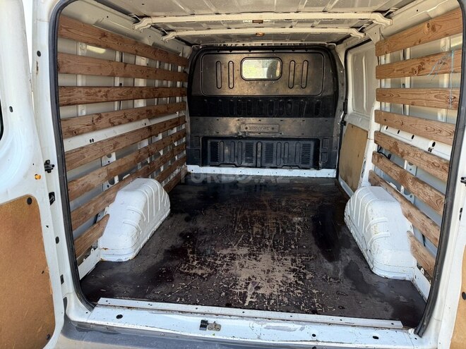 Ford Transit-5