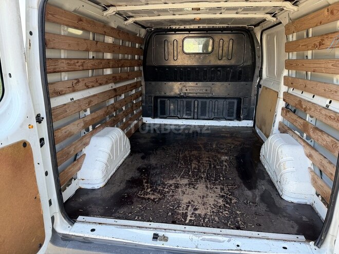 Ford Transit-4