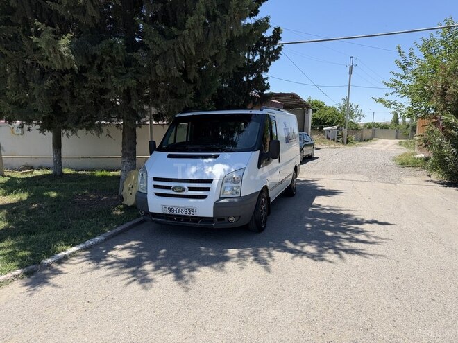 Ford Transit-9