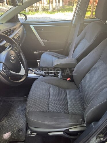 Toyota Corolla-6