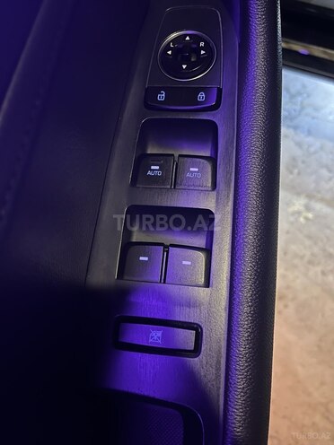 Hyundai Sonata-16