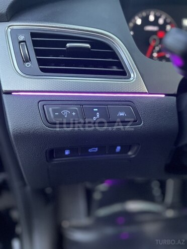 Hyundai Sonata-18