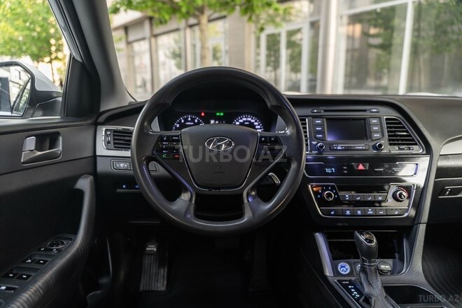 Hyundai Sonata-11