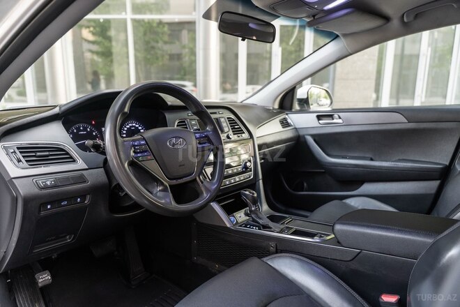 Hyundai Sonata-10
