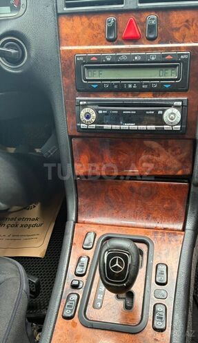 Mercedes E 220-13
