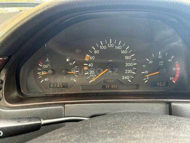 Mercedes E 220-15