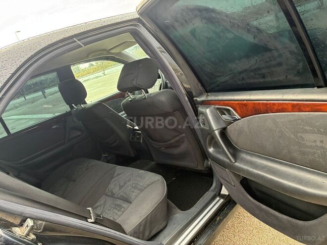 Mercedes E 220-16