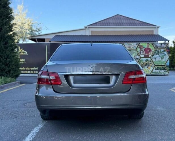 Mercedes E 220-4