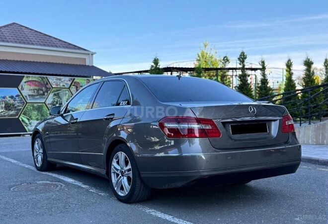Mercedes E 220-5