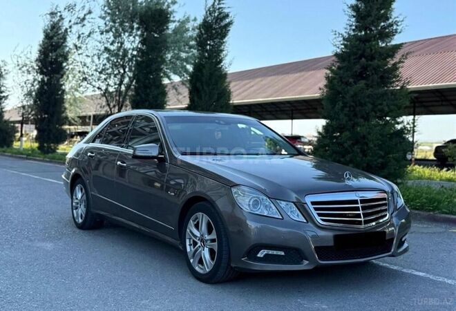 Mercedes E 220-3