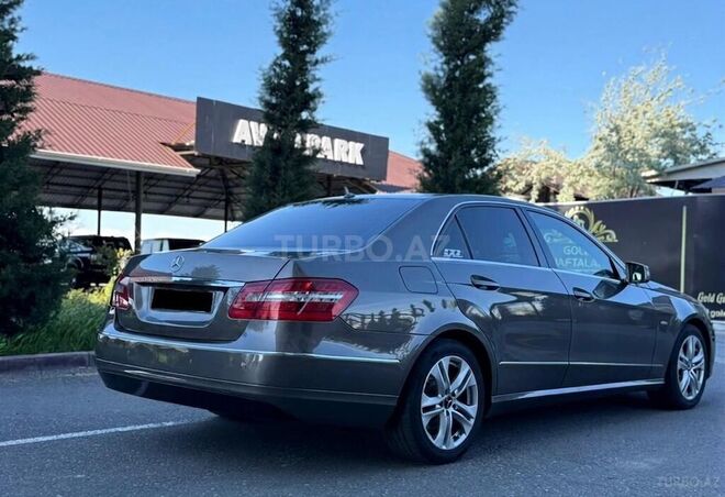 Mercedes E 220-6