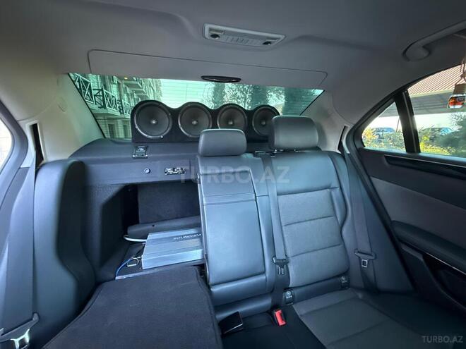 Mercedes E 220-10