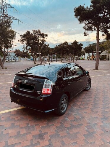 Toyota Prius-4