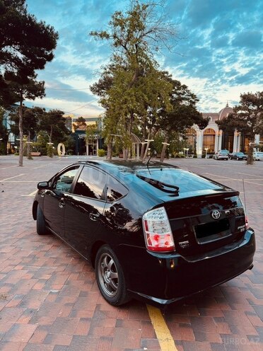 Toyota Prius-5