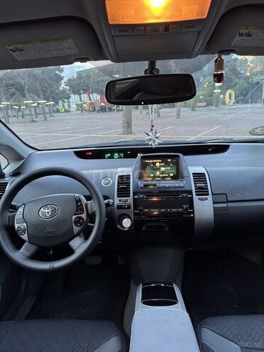 Toyota Prius-11