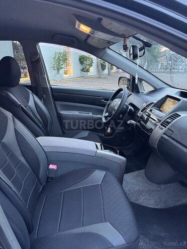 Toyota Prius-13