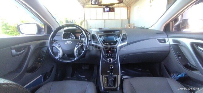 Hyundai Elantra-5