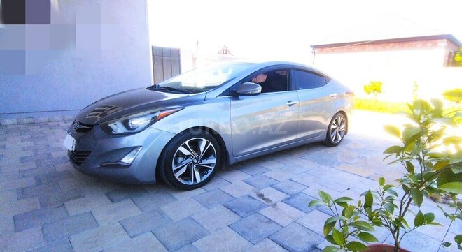 Hyundai Elantra-2