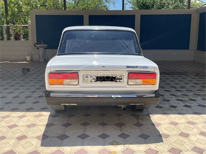 LADA (VAZ) 2107-2