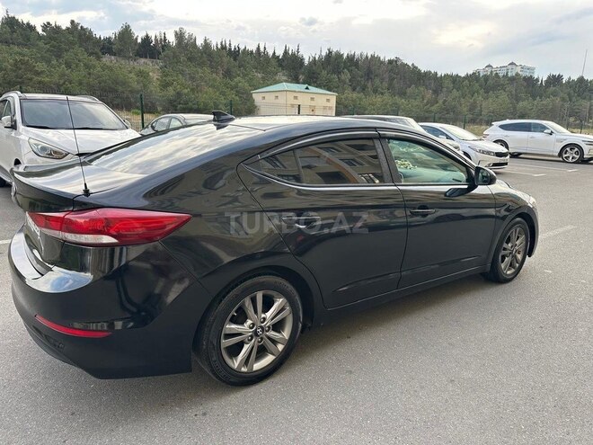 Hyundai Elantra-5