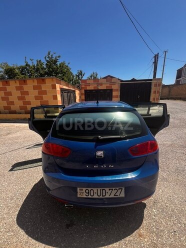 SEAT Leon-10