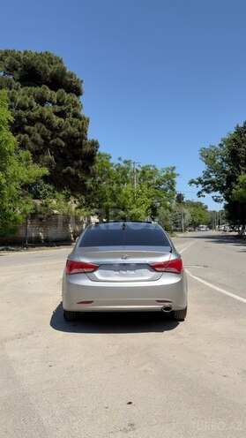 Hyundai Sonata-6