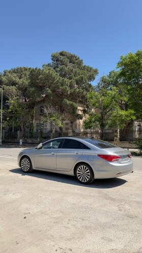 Hyundai Sonata-8