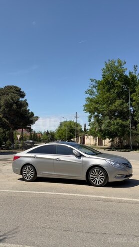 Hyundai Sonata-4
